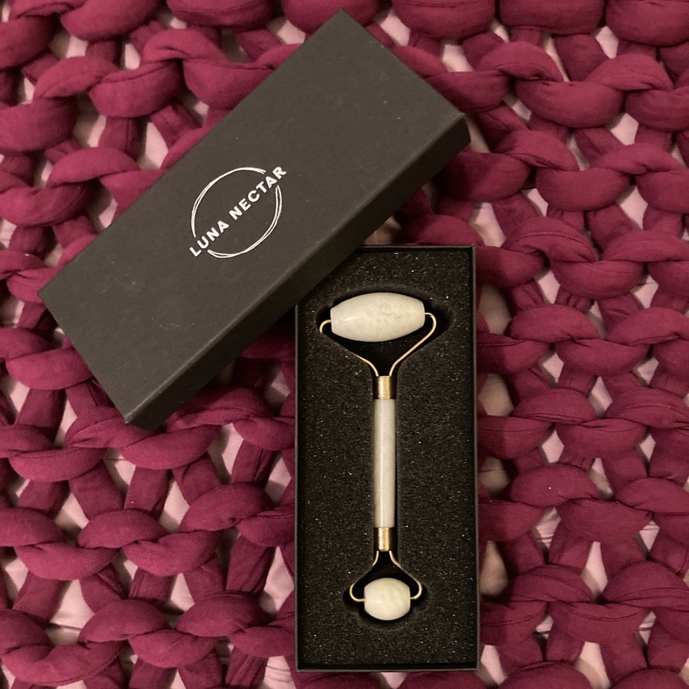 Luna Nectar Metamorphic Jade Roller